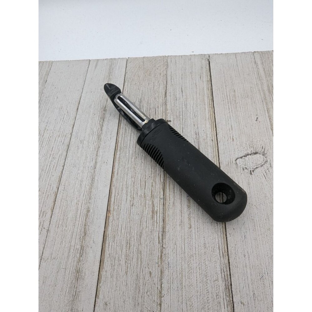 OXO Good Grips Potato Vegetable Peeler 7" Steel Blade Swivel Black Handle